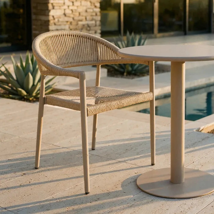 Silla apilable de Aluminio y Ratán en color beige, Pack 2u