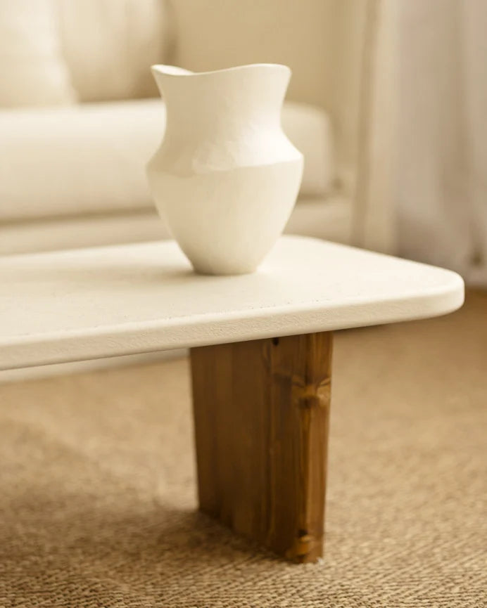 Mesa de Centro de microcemento blanco roto y patas de madera 95cm