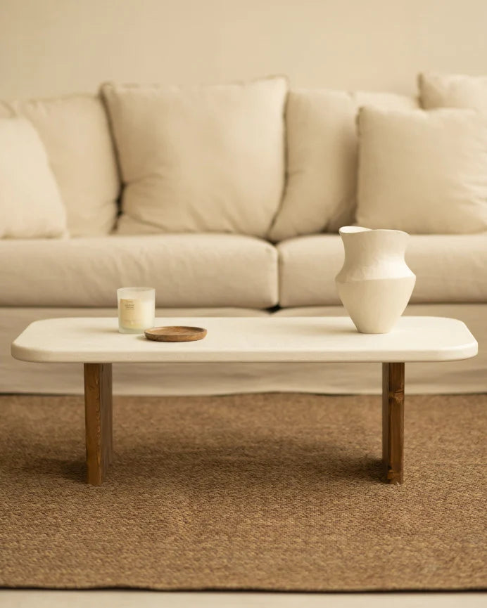 Mesa de Centro de microcemento blanco roto y patas de madera 95cm