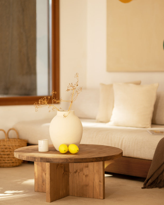 Mesa de centro redonda de madera maciza Pals en varios colores y medidas