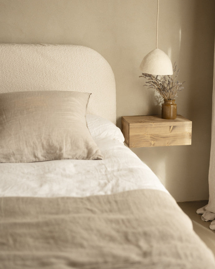 Mesita de noche s'Agaro de madera natural en varios colores