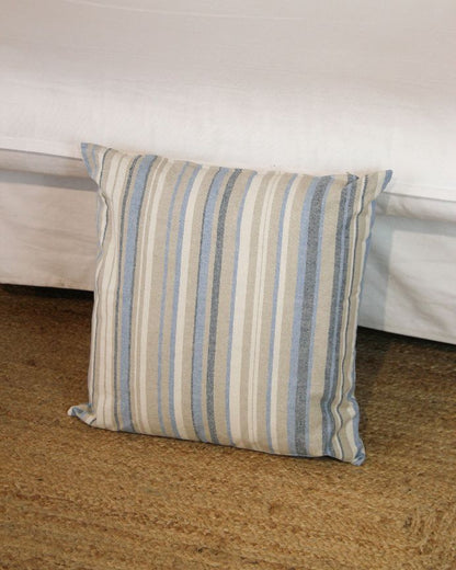 Funda de cojín con estampado a rallas azules y beige 50x50cm de algodón
