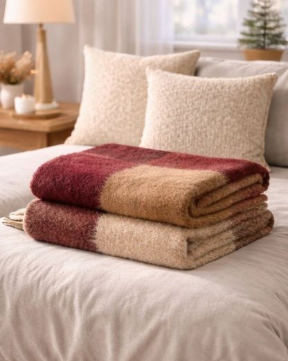 Manta para sofá de cuadros granate 125x150cm