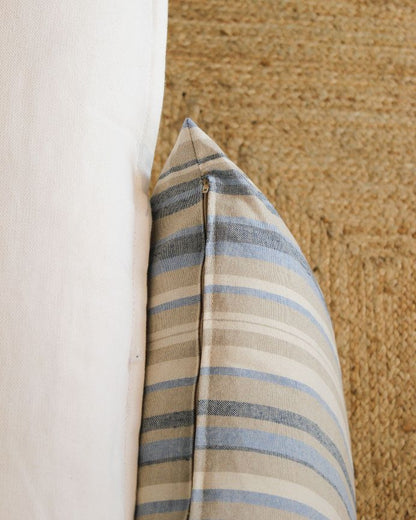 Funda de cojín con estampado a rallas azules y beige 50x50cm de algodón