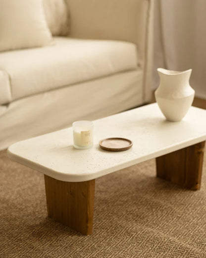 Mesa de Centro de microcemento blanco roto y patas de madera 95cm