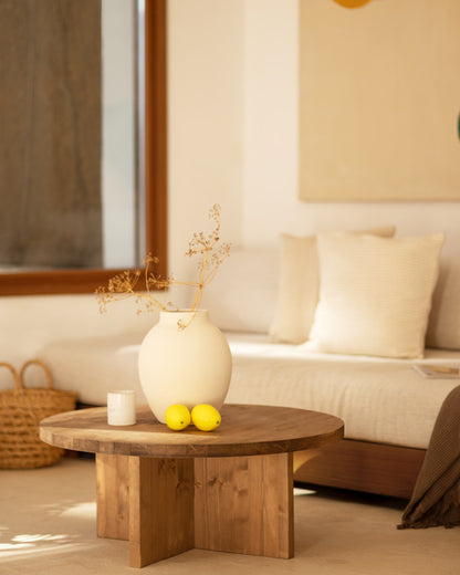 Mesa de centro redonda de madera maciza Pals en varios colores y medidas