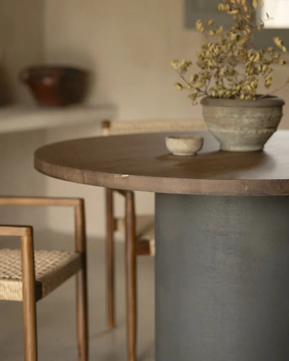 Mesa de comedor redonda de Microcemento en varios colores y medidas