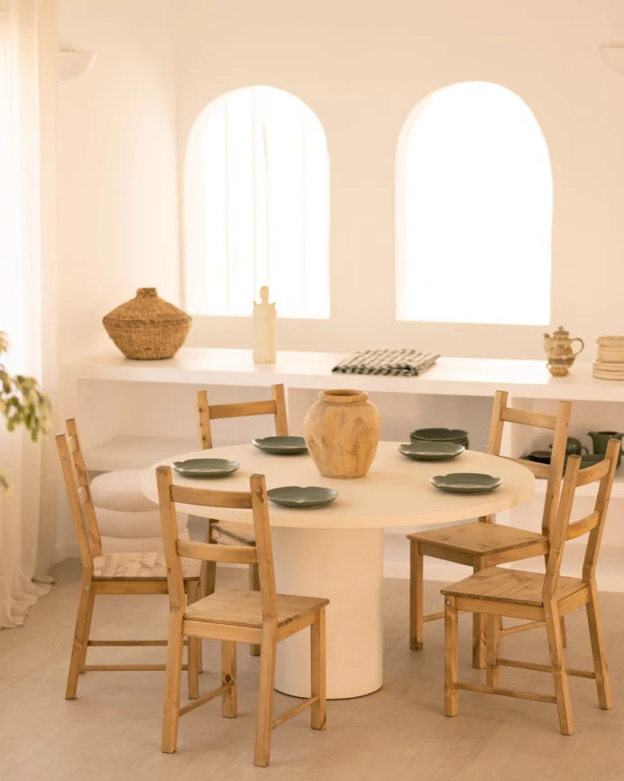 Mesa de comedor redonda de Microcemento en color Blanco Roto