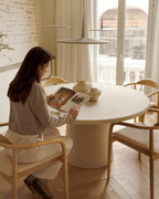 Mesa de Comedor Redonda de Microcemento Beige