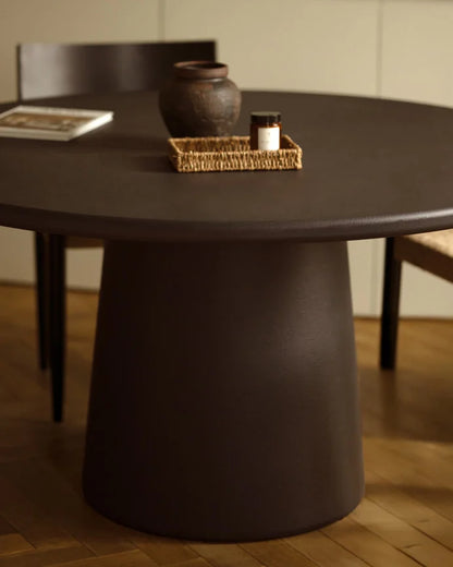Mesa de Comedor Redonda de Microcemento Marrón Chocolate