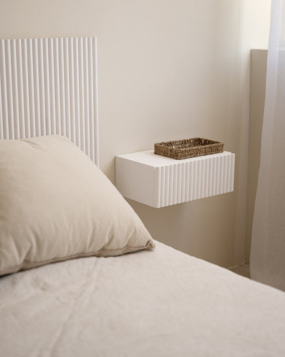 Mesita de noche Palamós de madera natural en varios colores