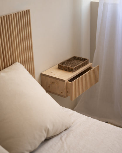 Mesita de noche Palamós de madera natural en varios colores