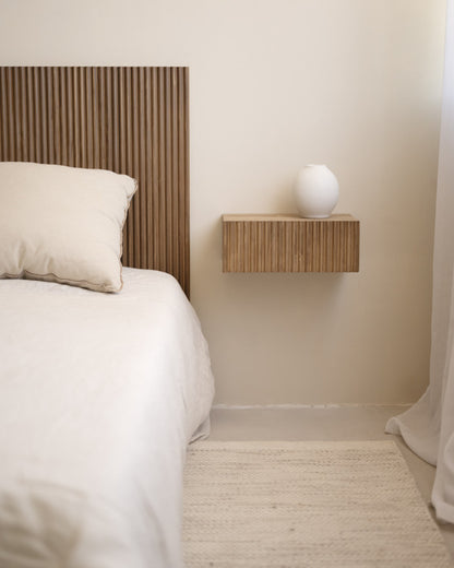 Mesita de noche Palamós de madera natural en varios colores