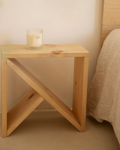 Pack de 2 Mesitas de Noche de Madera Natural Maciza Tossa en varios colores y medidas