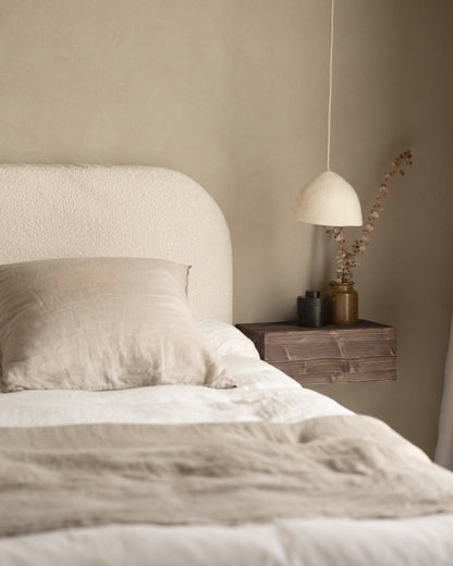 Mesita de noche s'Agaro de madera natural en varios colores