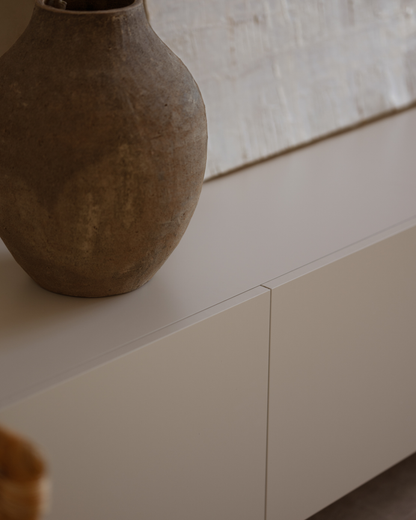 Mueble TV lacado en color arena 160x40cm