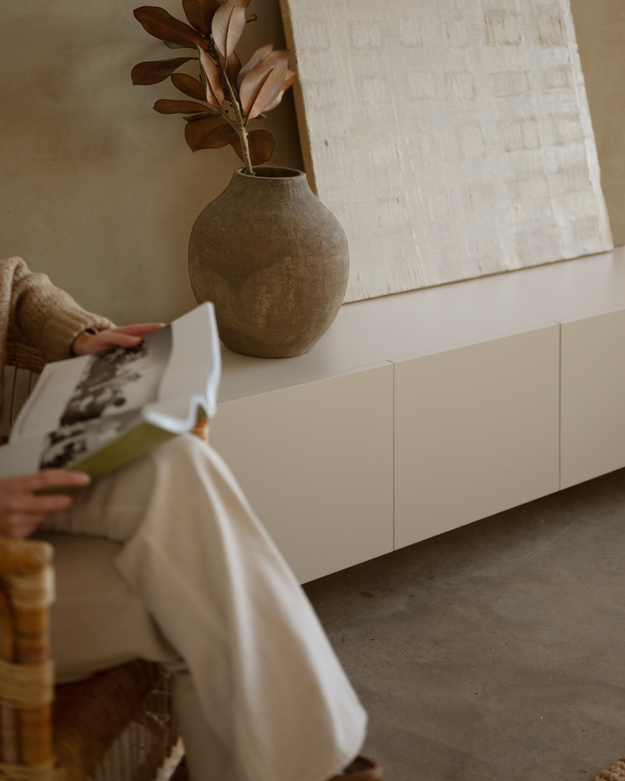 Mueble TV lacado en color arena 160x40cm