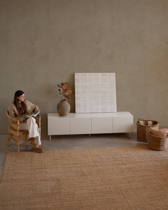 Mueble TV lacado en color arena 160x40cm