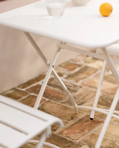 Set de 2 sillas y mesa para exterior, de aluminio en Blanco mate