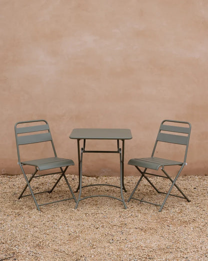 Set de 2 sillas y mesa para exterior, de aluminio en verde mate