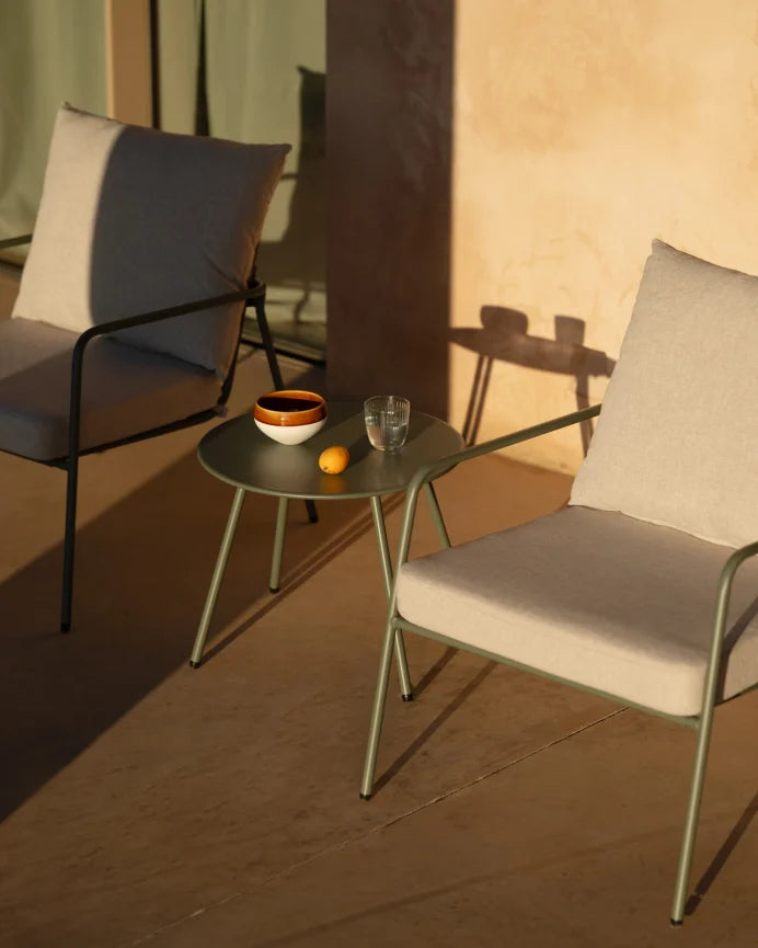 Set de Exterior en Acero Verde Mate: Mesa de Centro y 2 Butacas