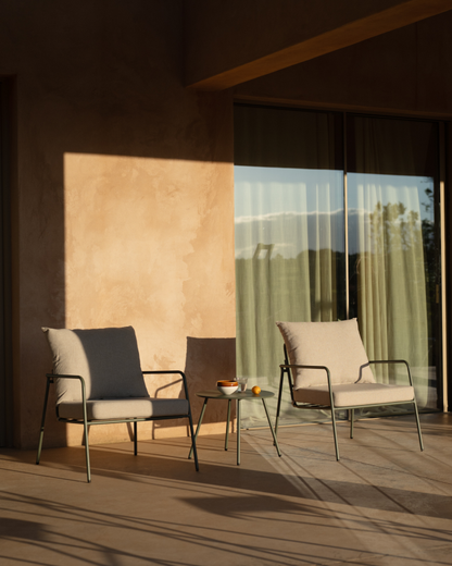 Set de Exterior en Acero Verde Mate: Mesa de Centro y 2 Butacas