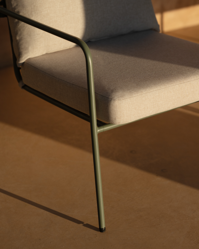 Set de Exterior en Acero Verde Mate: Mesa de Centro y 2 Butacas