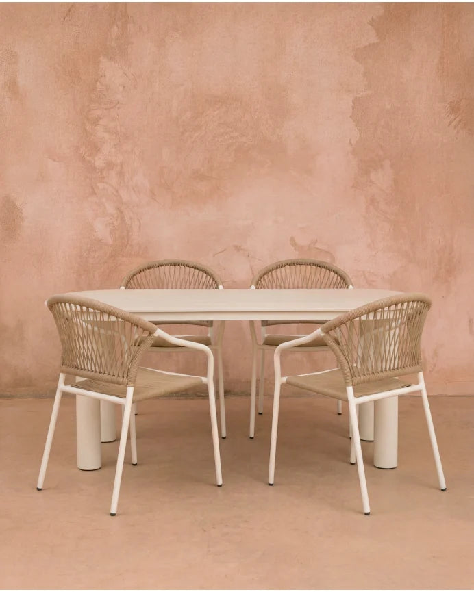 Set de mesa de comedor exterior de piedra y aluminio blanco y 4 sillas exterior de aluminio blanco mate y ratán sintético