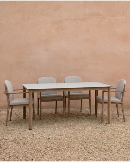 Set de Comedor Exterior: Mesa Rectangular con Sobre Cerámico y 4 Sillas Acabado Madera
