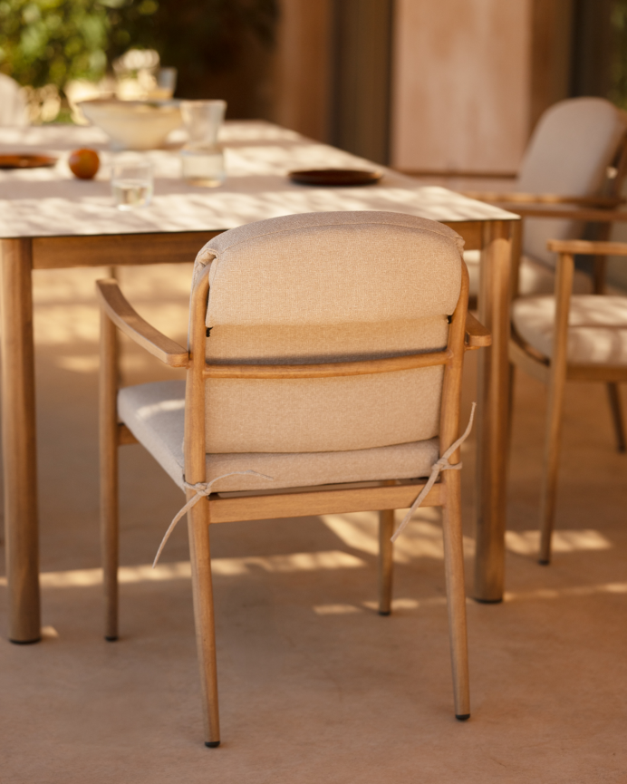 Set de Comedor Exterior: Mesa Rectangular con Sobre Cerámico y 4 Sillas Acabado Madera