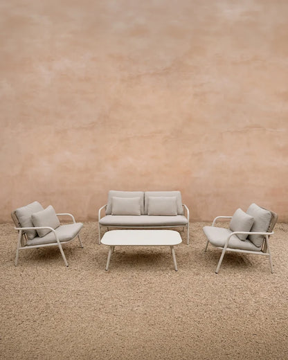 Set de jardín con sofá, mesa de centro y dos butacas de aluminio acabado en Blanco Mate