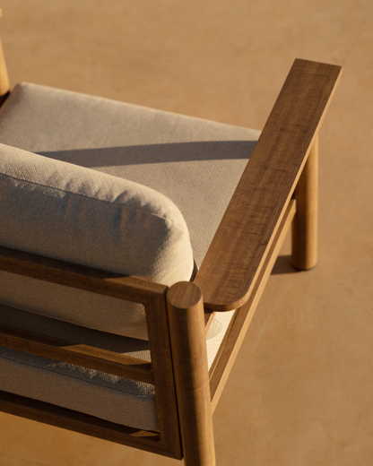 Set de jardín con sofá, mesa de centro y dos butacas de aluminio acabado en madera